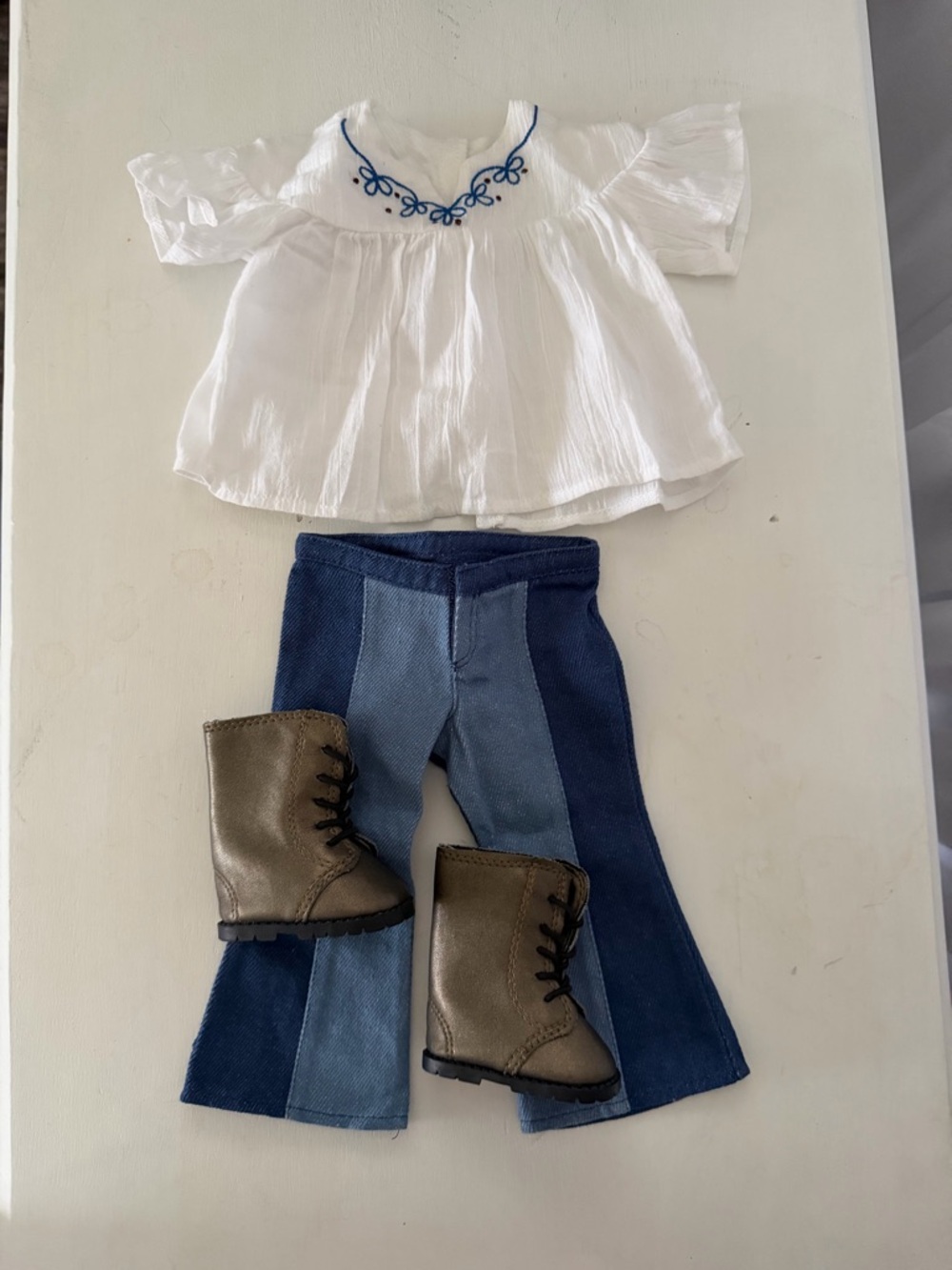 American girl Julie’s retired outfit - Picture 2 of 8